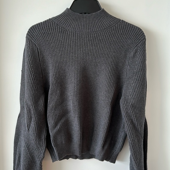 Zara Grey Ribbed Knit Sweater - Size M - Picture 1 of 4